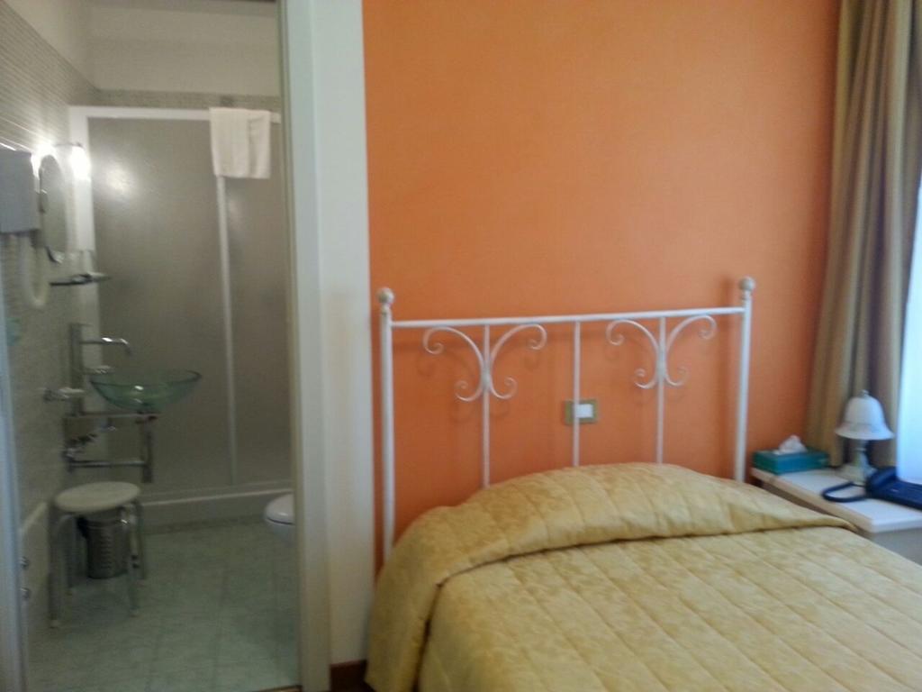 Hotel Ristorante Ruatta San Maurizio Стая снимка